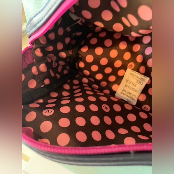 Nikky by Nicole Lee  Cosmetic Bag “ Miss Your Call Multi Color - Picture 5 of 10